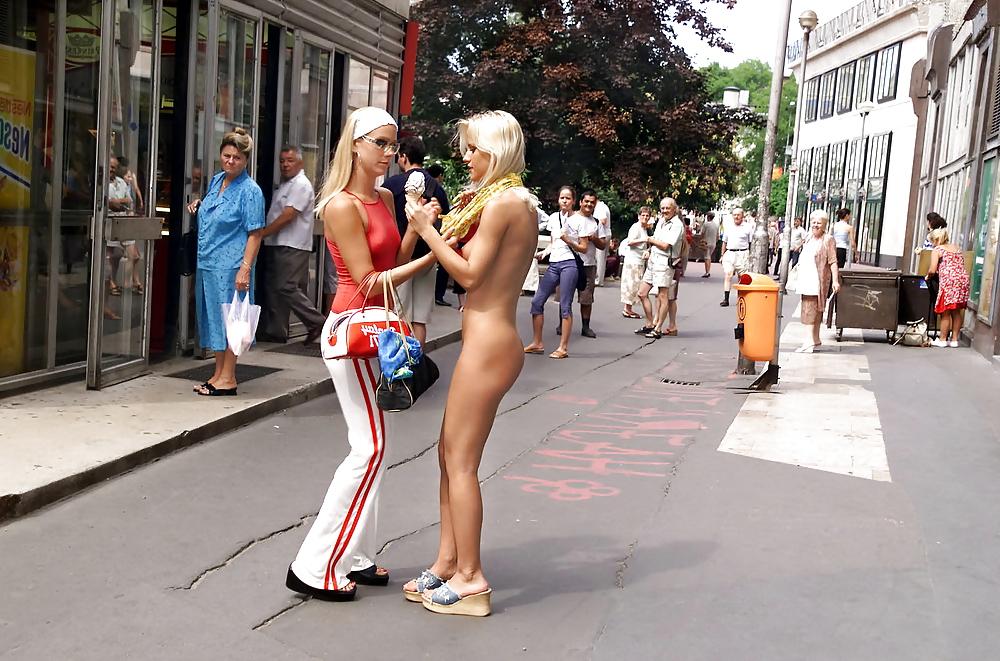 25P Public nudity girls #6
