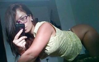 9P Yasmin In The Mirror