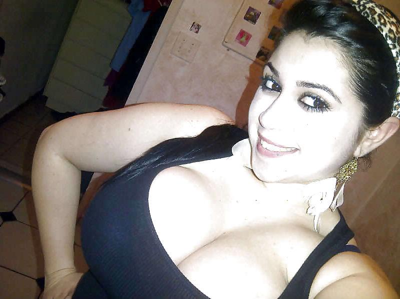 10P Curvy Big Titted Girls