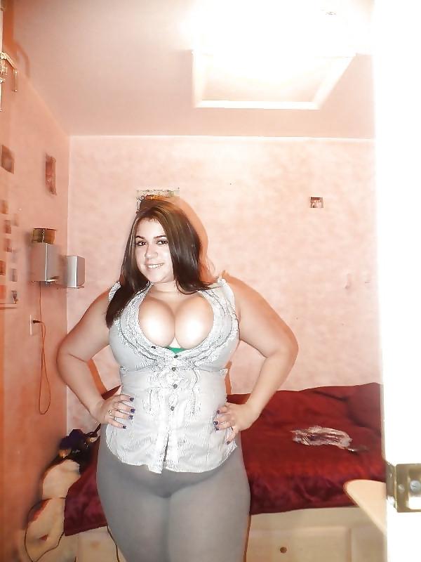 10P Curvy Big Titted Girls