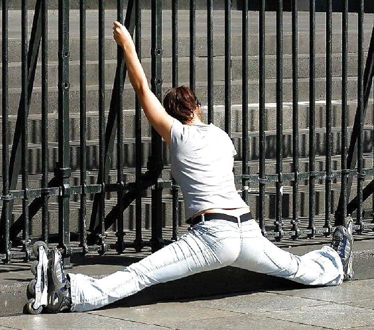 25P Ladies in jeans