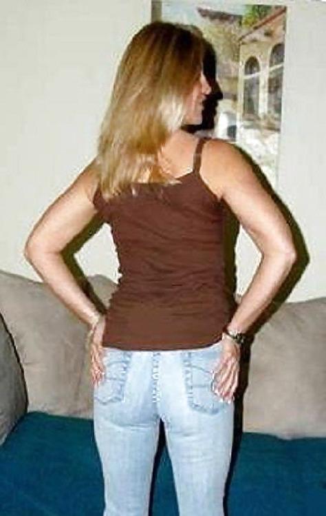 25P Ladies in jeans