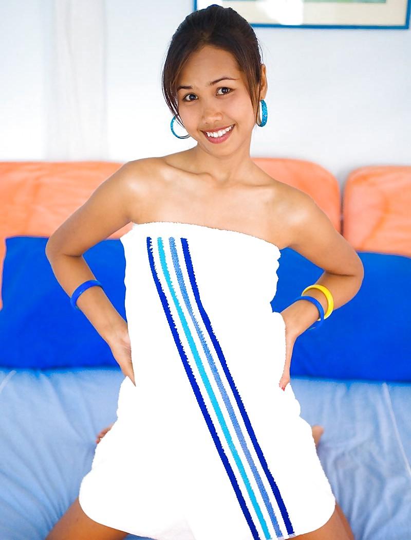 25P Thai Teen model Lily Koh 03