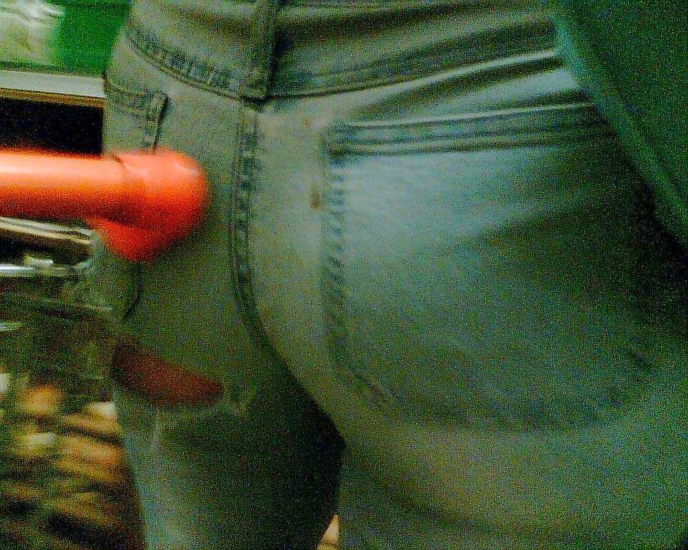 18P Shoppers ass in tight jeans