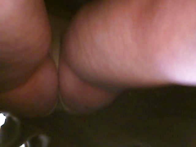 24P Vidcaps from Upskirt videos