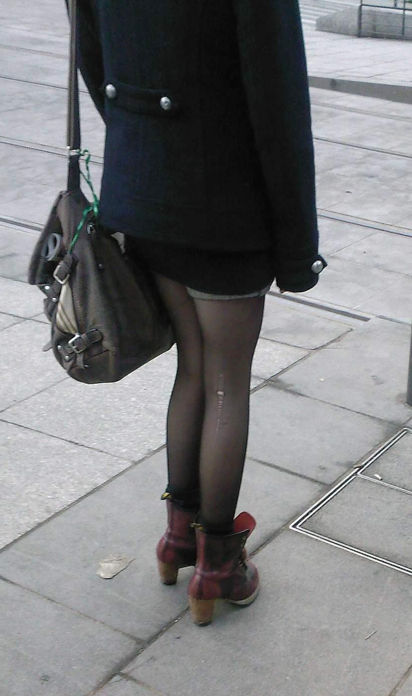 25P Teens in tight jeans 07