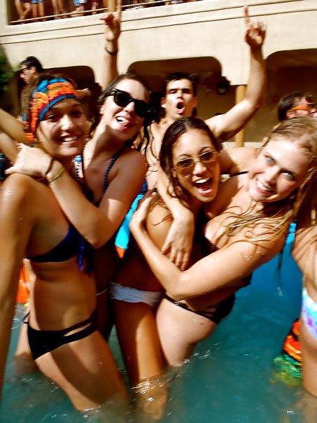 25P Comment Your fantasy about these bikini TEENS 7