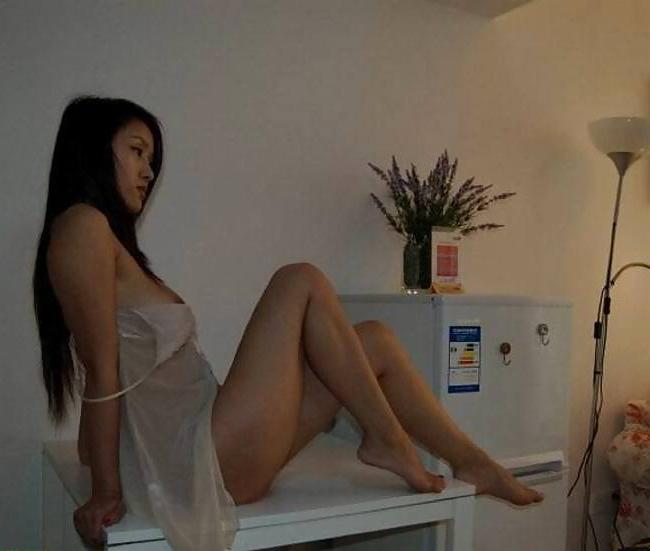 20P Sexy chinese wife