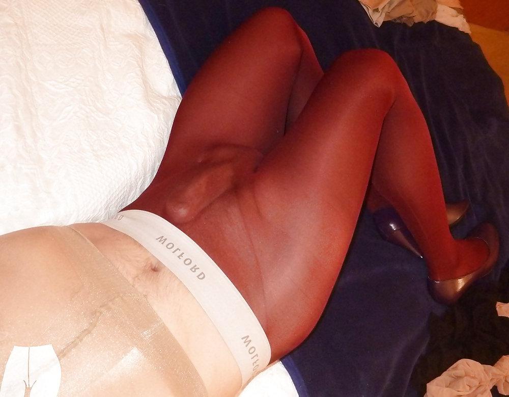 25P Pantyhose play 2