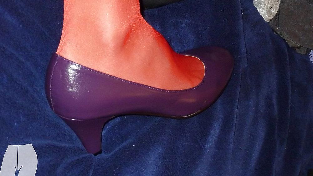 25P Pantyhose play 2
