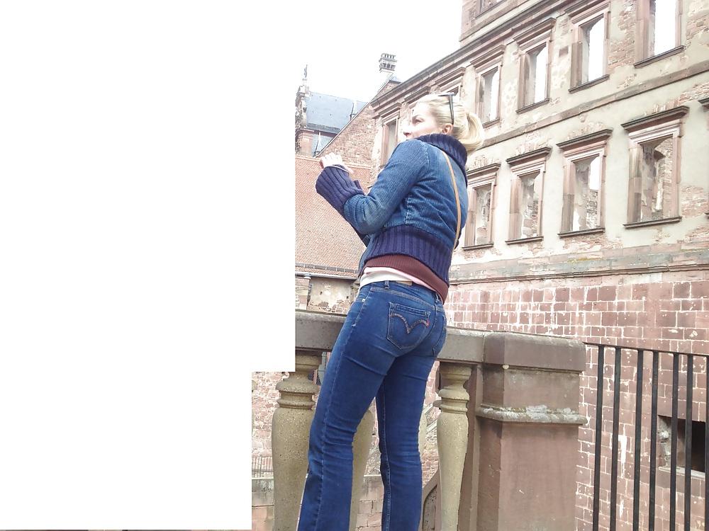 15P Candid Jeans Ass - Voyeur