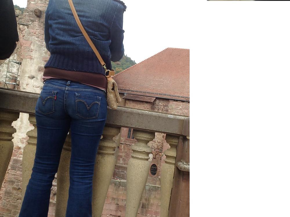 15P Candid Jeans Ass - Voyeur
