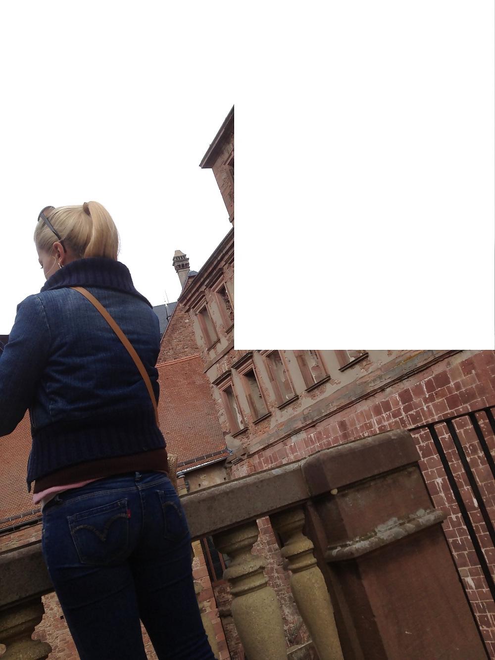 15P Candid Jeans Ass - Voyeur