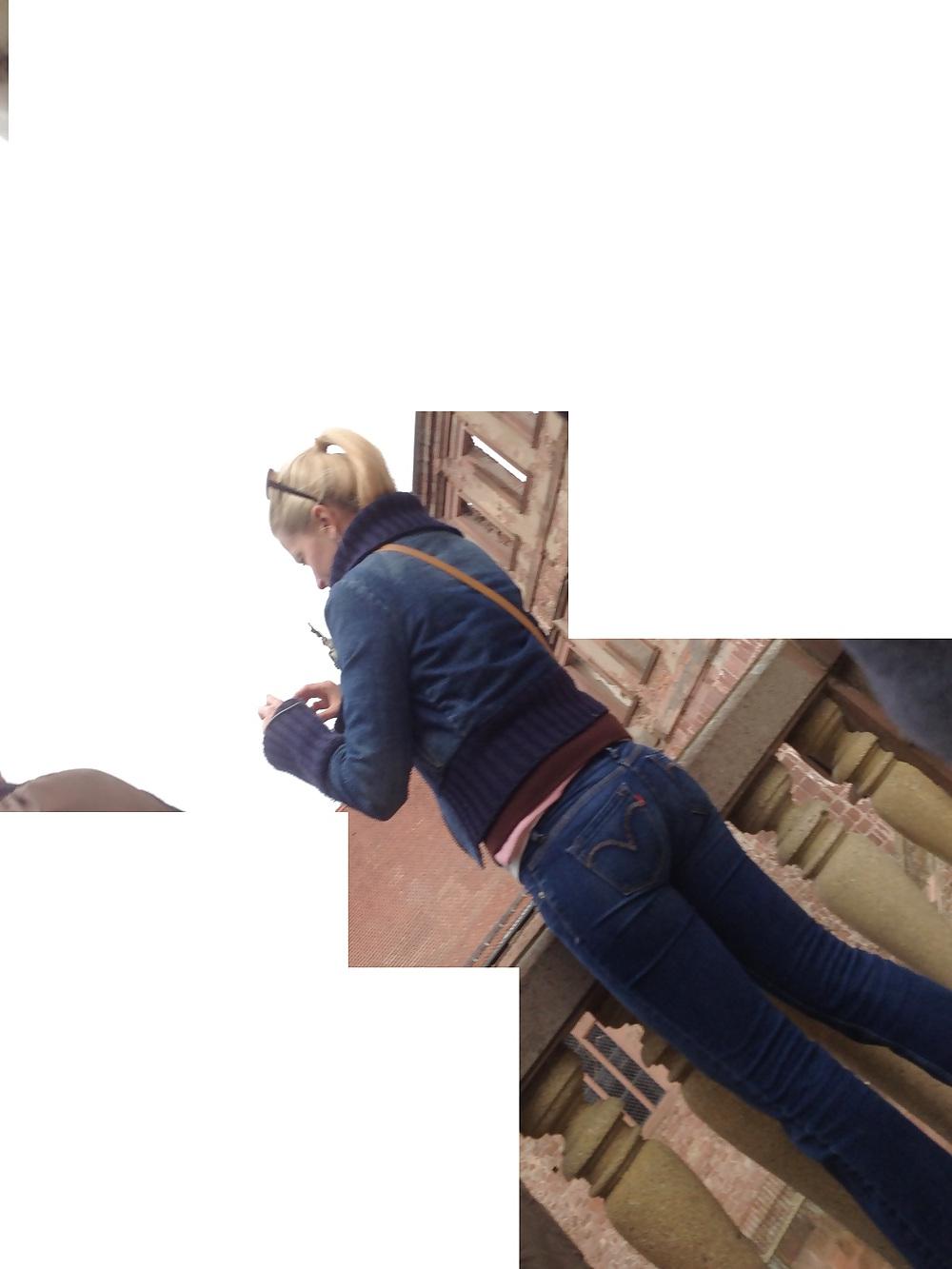15P Candid Jeans Ass - Voyeur