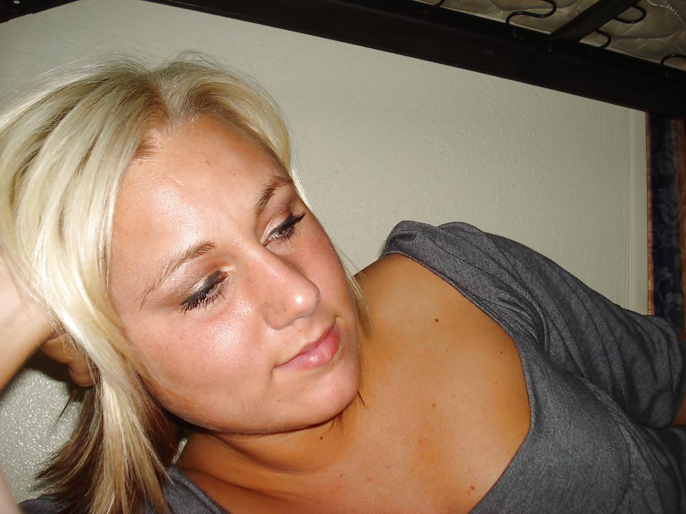 24P Cute US Army Babe