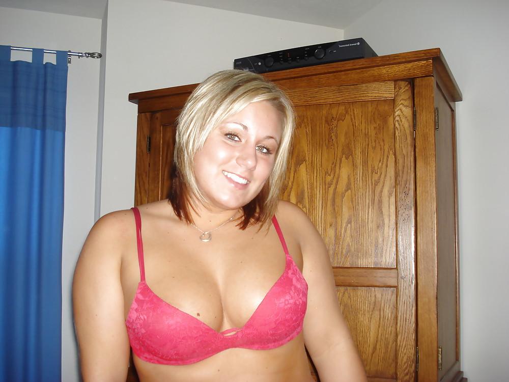 24P Cute US Army Babe