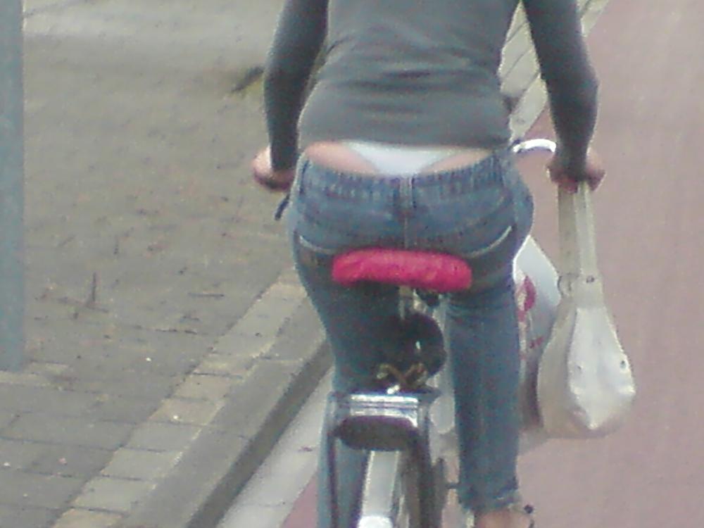 25P Thong 4