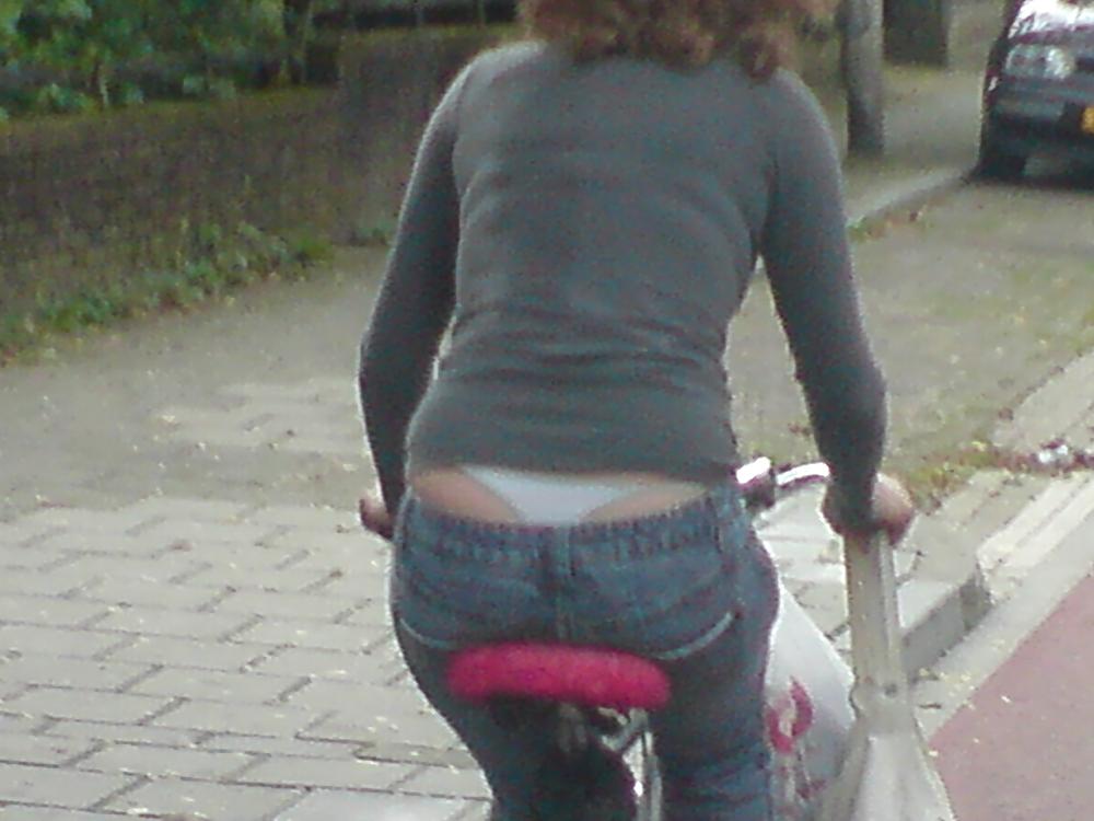 25P Thong 4