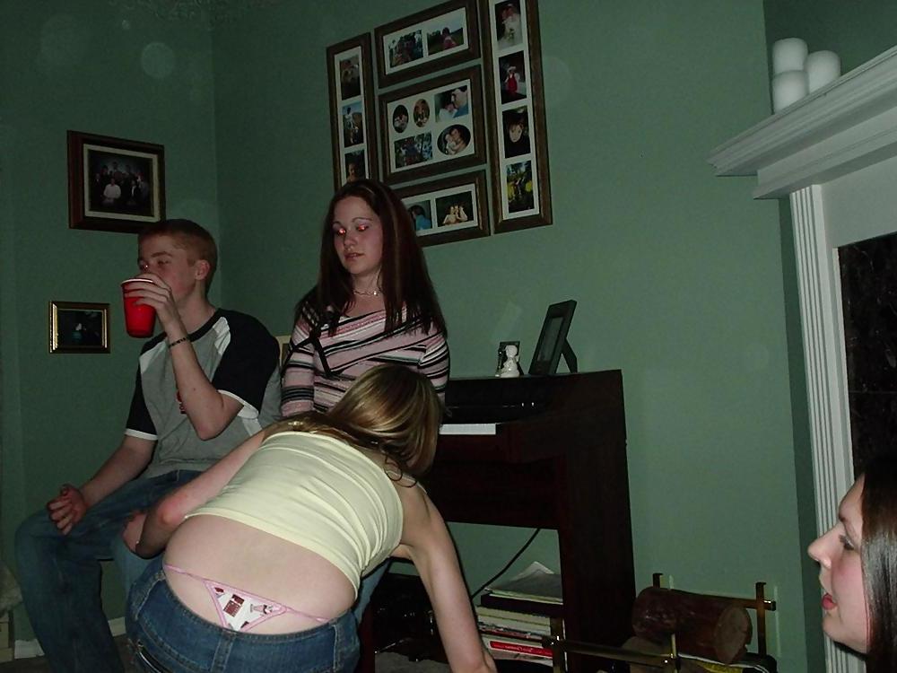 25P Thong 28
