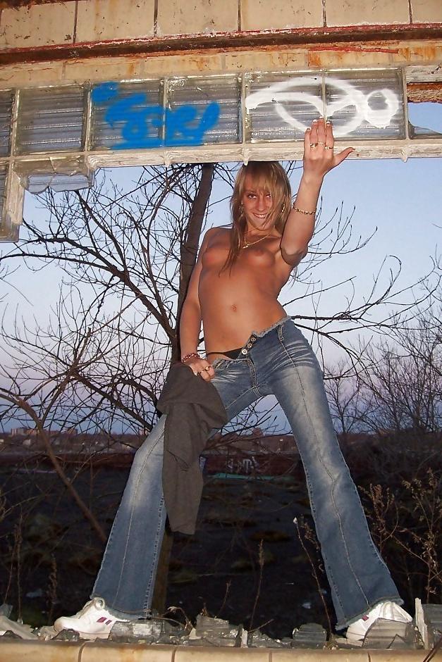 25P Queens in Jeans LXXXII