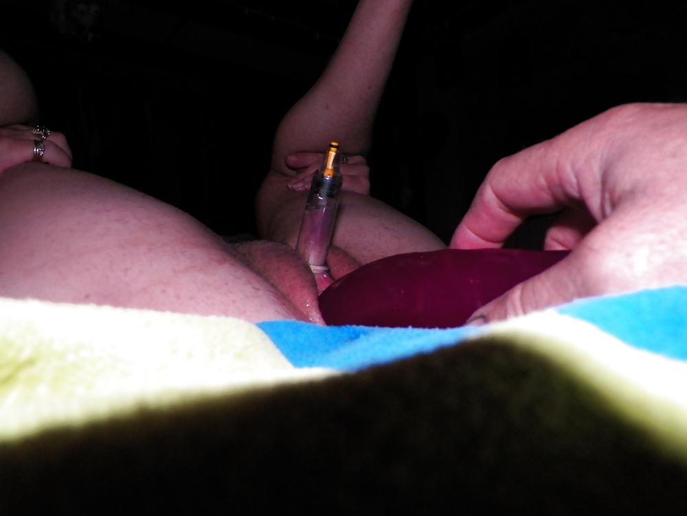 17P Pumped clit and dildo play