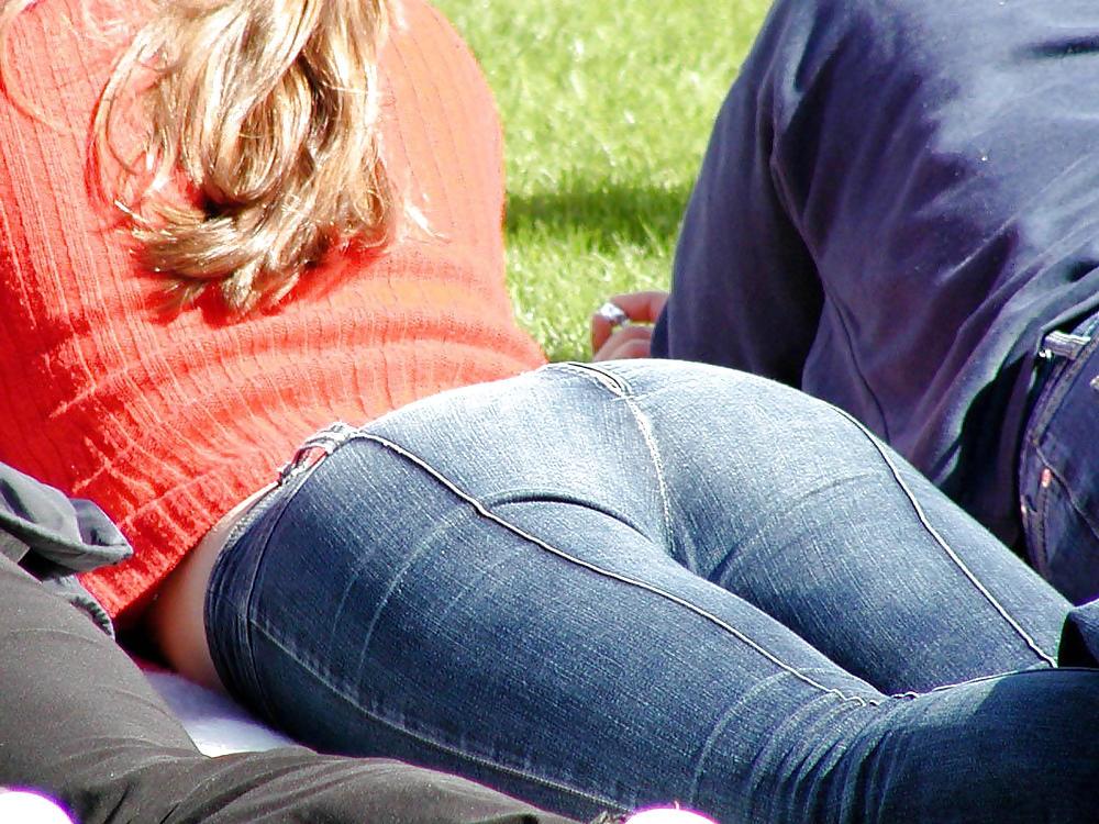 25P Queens in Jeans LVXXII