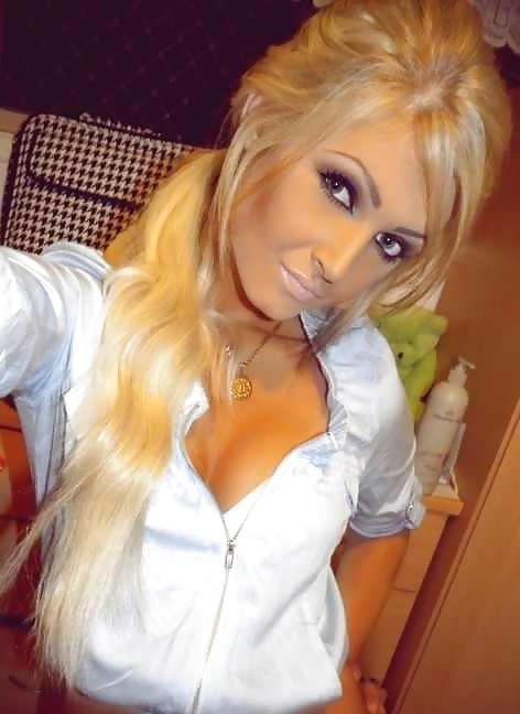 25P Hot Bimbo Girls 1
