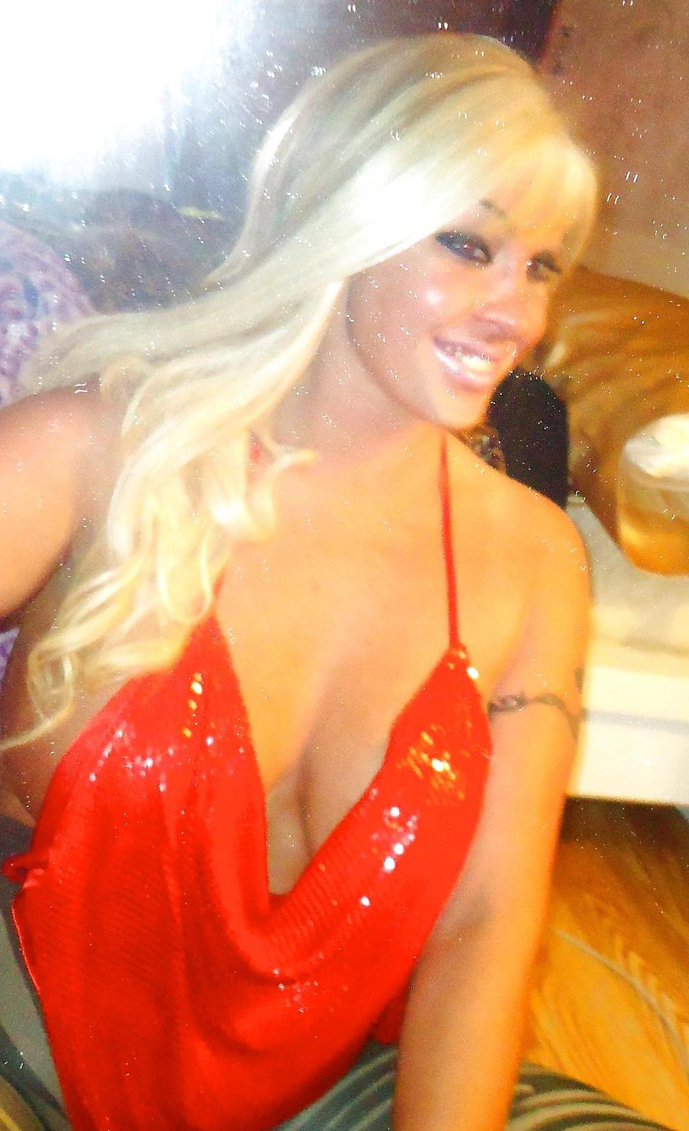 25P Social Network Big Boobed Bimbo Bitch
