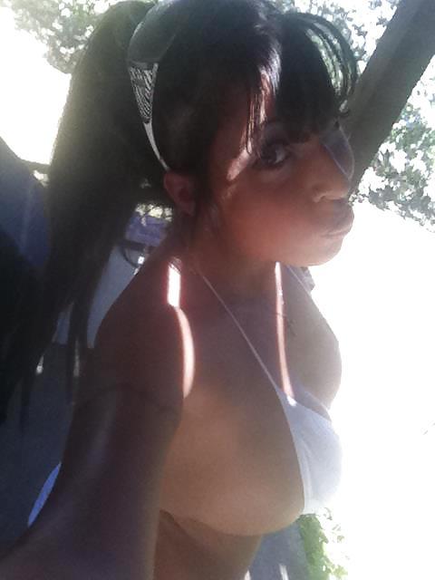 25P Social Network Big Boobed Bimbo Bitch