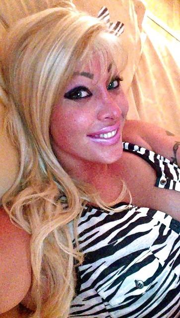 25P Social Network Big Boobed Bimbo Bitch