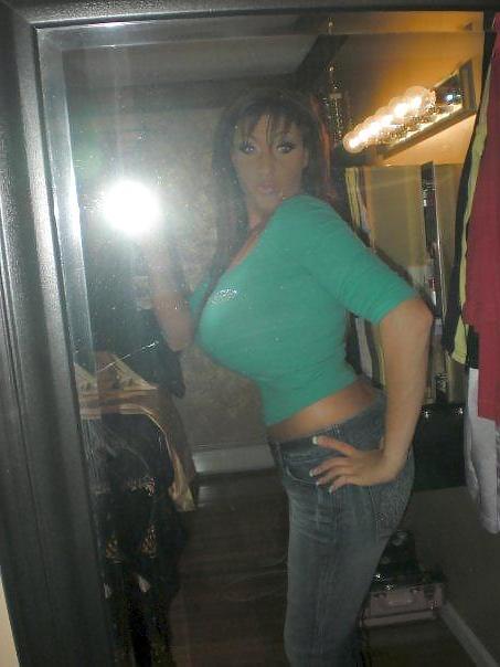 25P Social Network Big Boobed Bimbo Bitch
