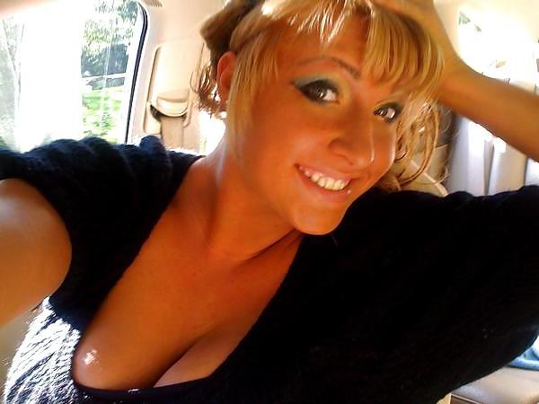 25P Social Network Big Boobed Bimbo Bitch