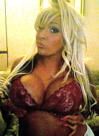 25P Social Network Big Boobed Bimbo Bitch