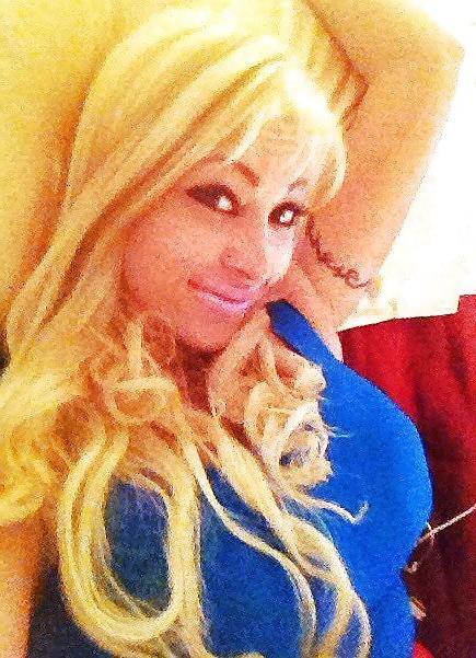 25P Social Network Big Boobed Bimbo Bitch