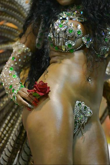 25P Brazilian carnival girls