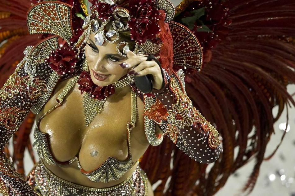 25P Brazilian carnival girls