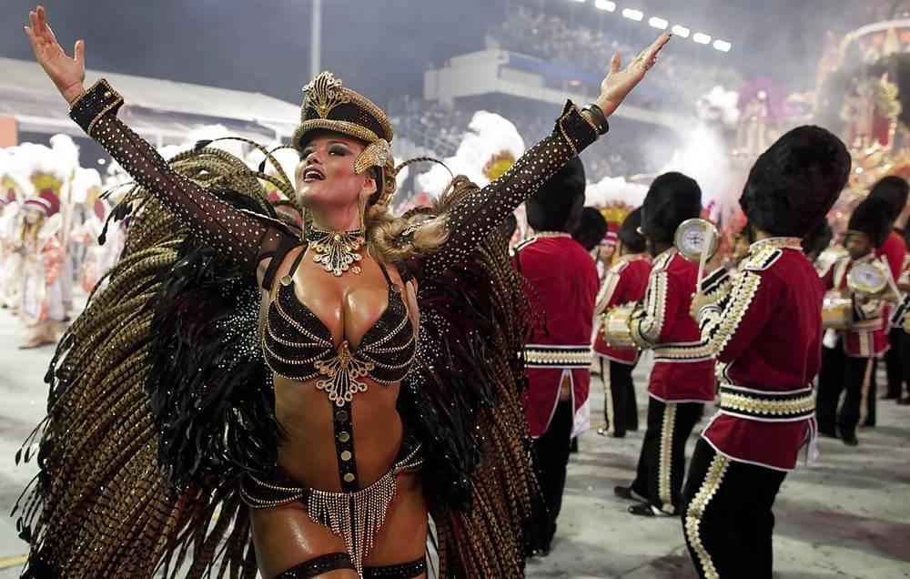 25P Brazilian carnival girls