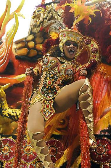 25P Brazilian carnival girls