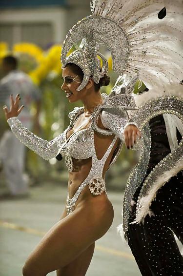 25P Brazilian carnival girls
