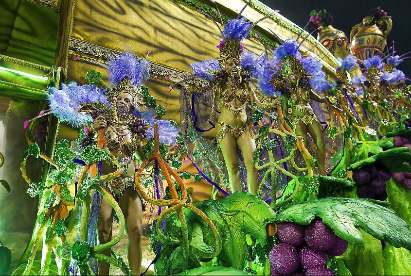 25P Brazilian carnival girls