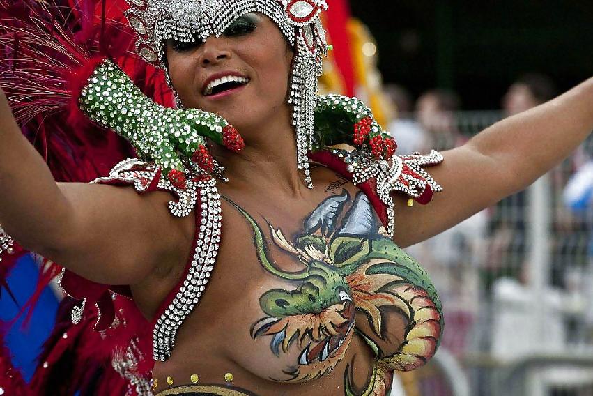 25P Brazilian carnival girls