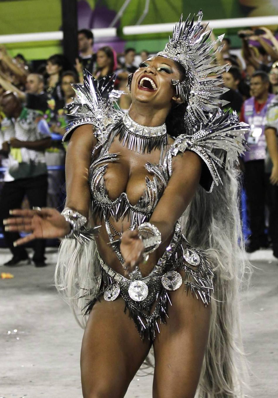 25P Brazilian carnival girls