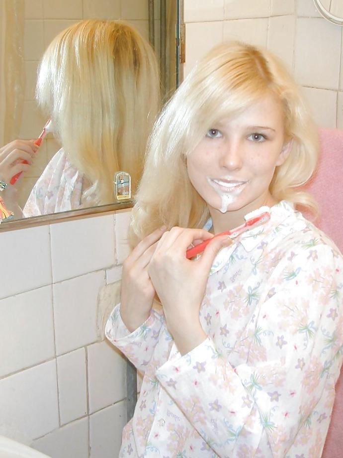 14P My collection 7 : blonde in the bathroom