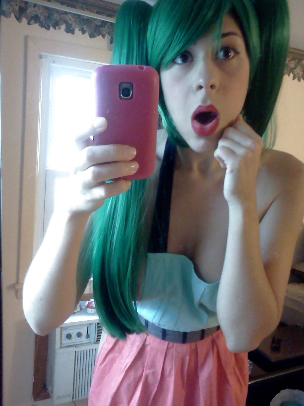 11P Hot Anime Cosplayer