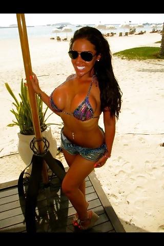 25P Abbee: Fake Tit Bimbo
