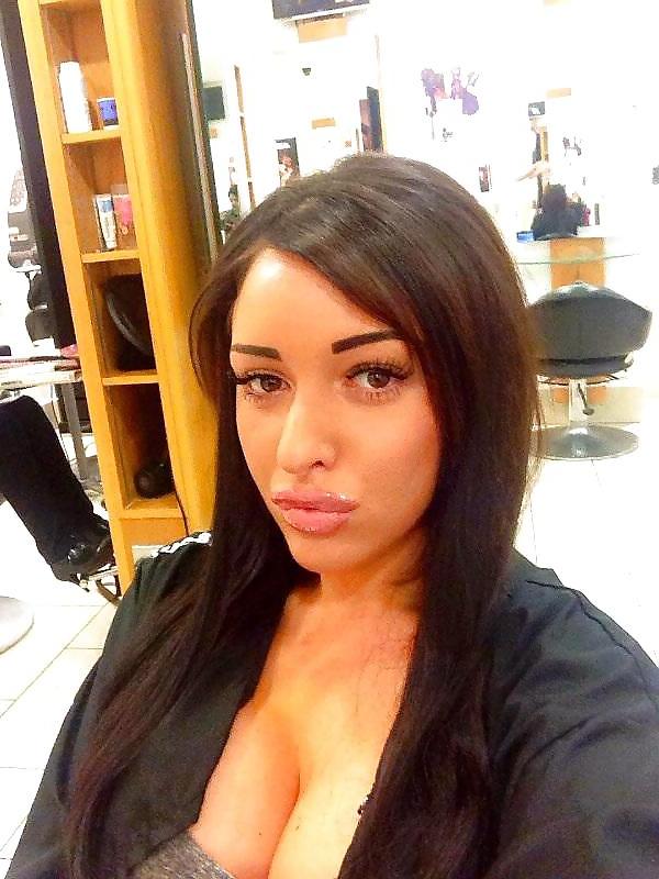 25P Abbee: Fake Tit Bimbo