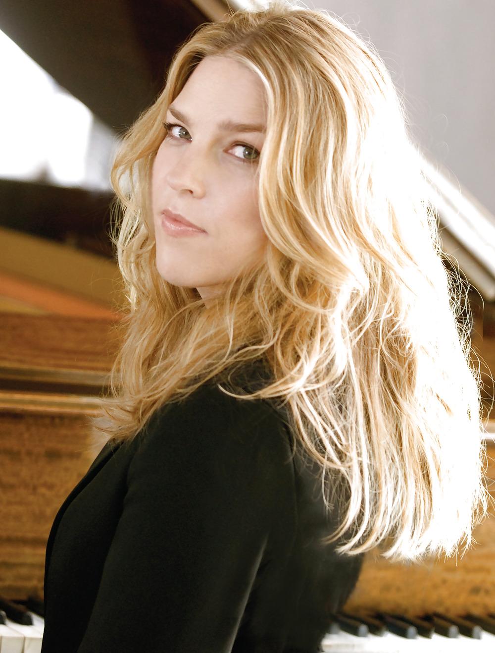 25P Jerk Off To ... Diana Krall (Jazz Singer)