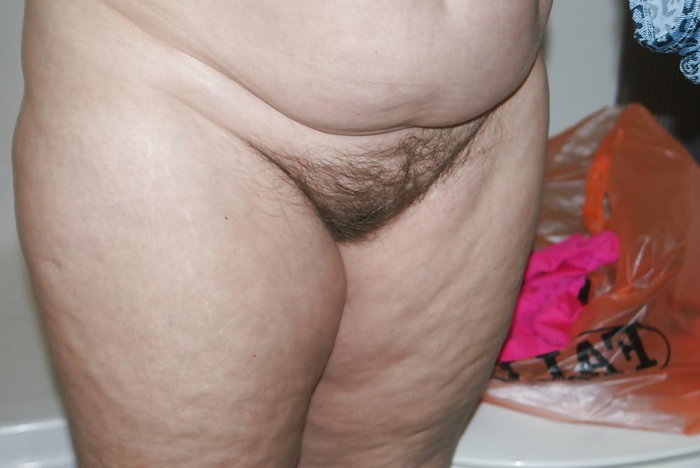 22P Showing my fat white ass off to blacks