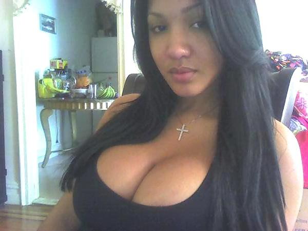 25P Thick Bitches - Fat Titties III