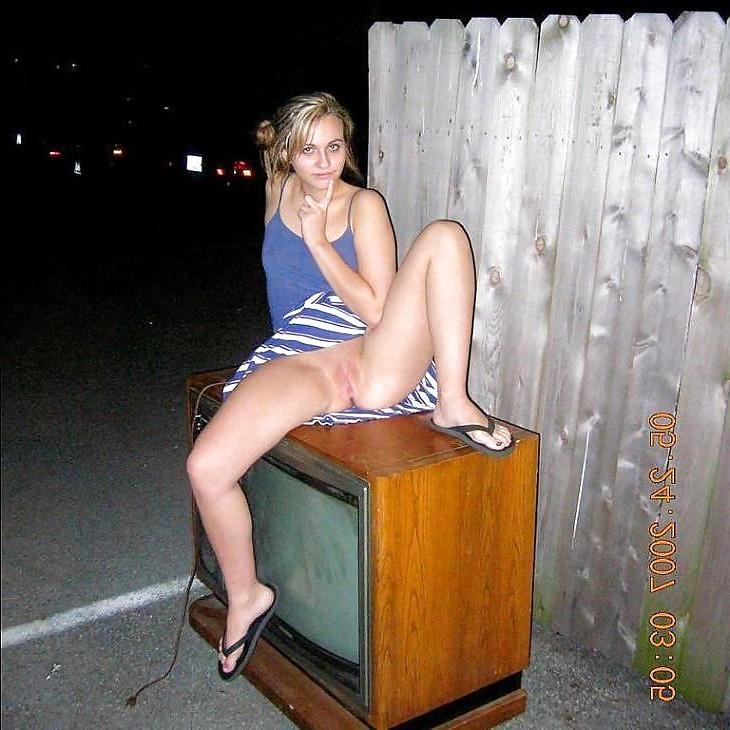 25P Public Upskirt